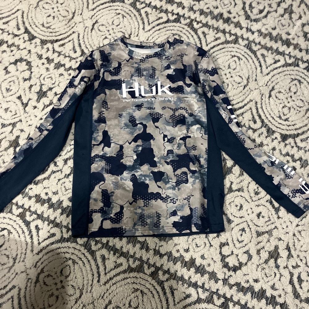 Huk yl fishing shirt